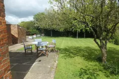 cottage-outside