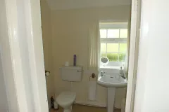 holly-bathroom