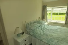 holly-bedroom